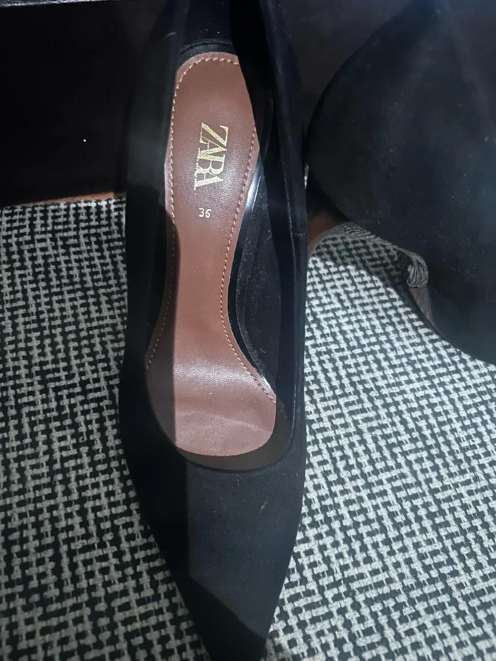 Zara Black Pointed-Toe Women's Pumps - Picture 5 of 6